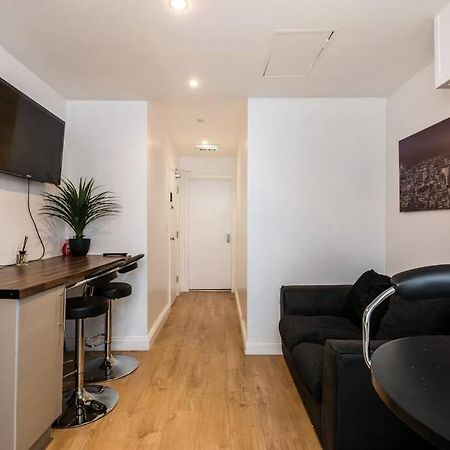 Liverpool City Centre - Fabulous 3 En-Suite Bedrooms - Sleeps 10 People Bagian luar foto